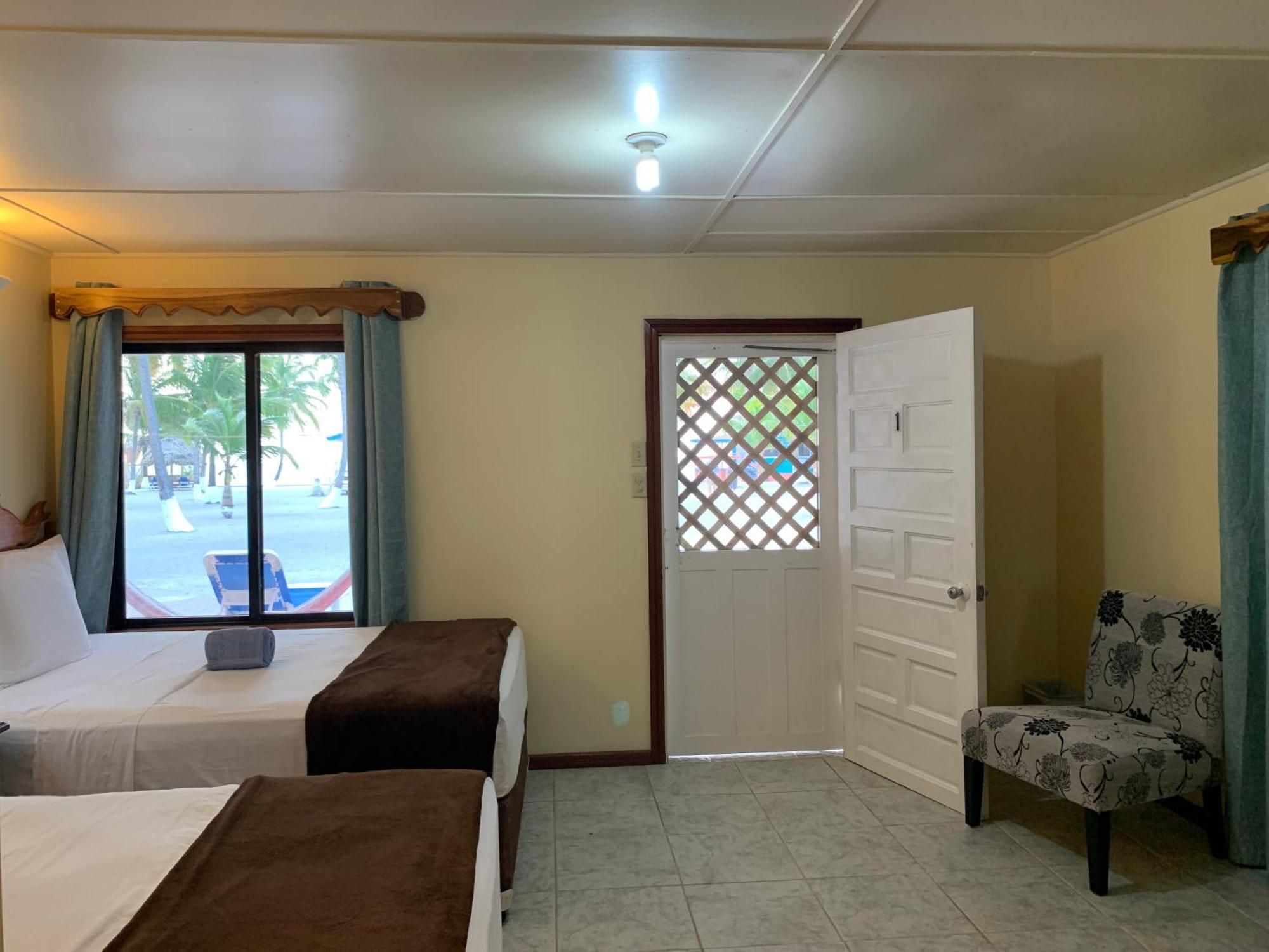 Blue Marlin Beach Resort Dangriga Quarto foto